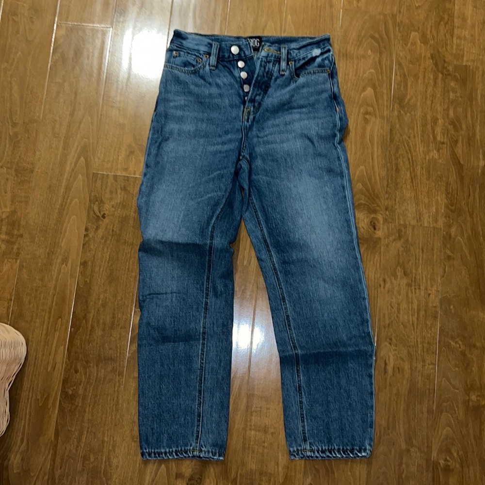 URBAN OUTFITTERS HIGH RISE BOYFRIEND JEANS